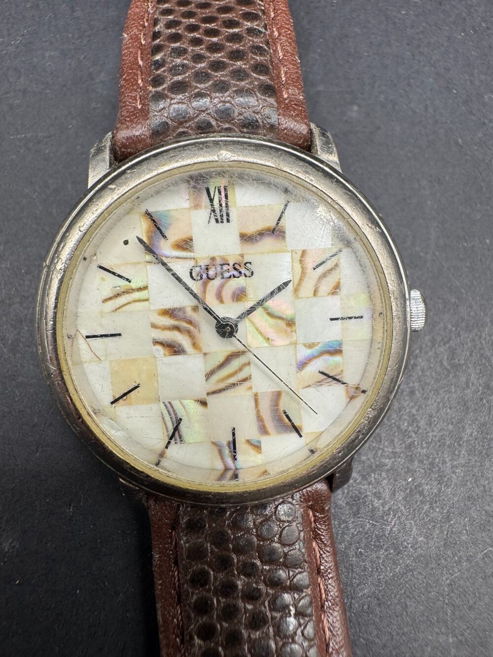 VTG Guess Mother of Pearl Dial Round Silver Tone Case Brown Leather Band Watch